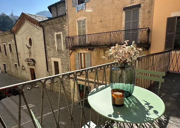 Palazzo Gamba Denti * Bellano